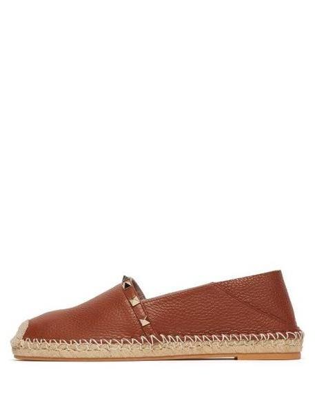 Valentino - Rockstud Collapsible Heel Leather Espadrille Flats - Womens - Dark Tan cover image