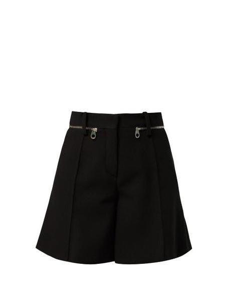 Chloé Chloé - Zip Waistband Wool Crepe Shorts - Womens - Black cover image